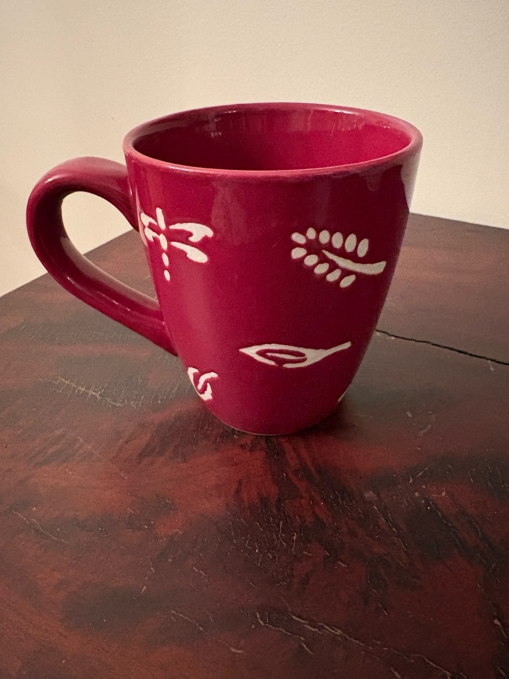 Pier one collectible coffee mug, leaves and dragon fly forest, cinnamon color